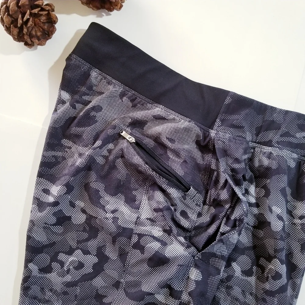 LULULEMON | T.H.E Short Linerless 9” Short Variegated Mesh Camo Black